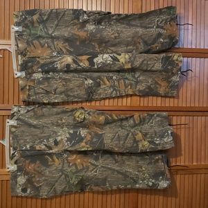 2 fieldstaff Mossy oak hunting cargo pants